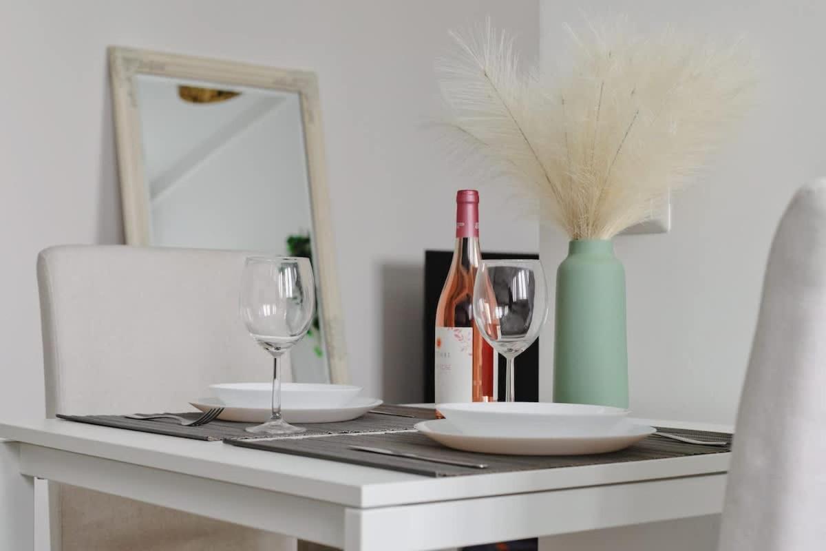 Oasis Suite - Subway 50 Meters Just 5 Minutes From Duomo Milão Exterior foto