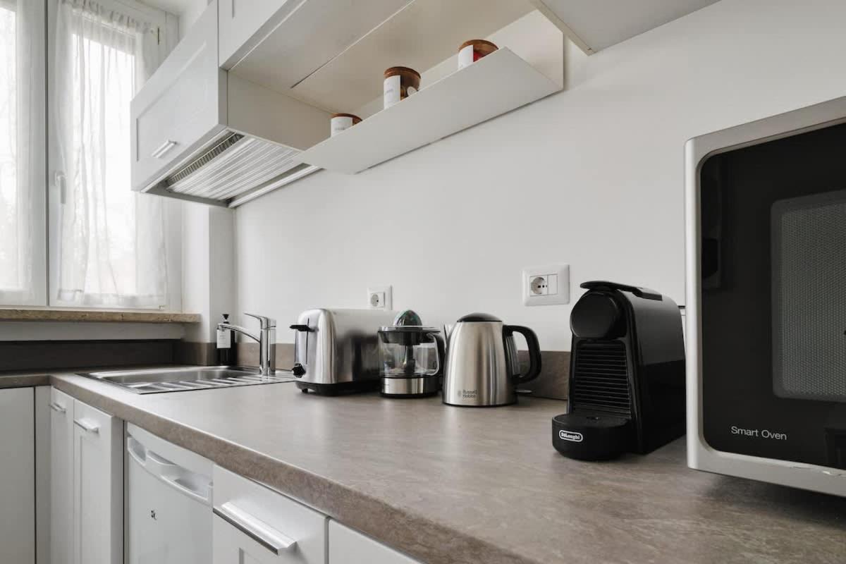 Oasis Suite - Subway 50 Meters Just 5 Minutes From Duomo Milão Exterior foto